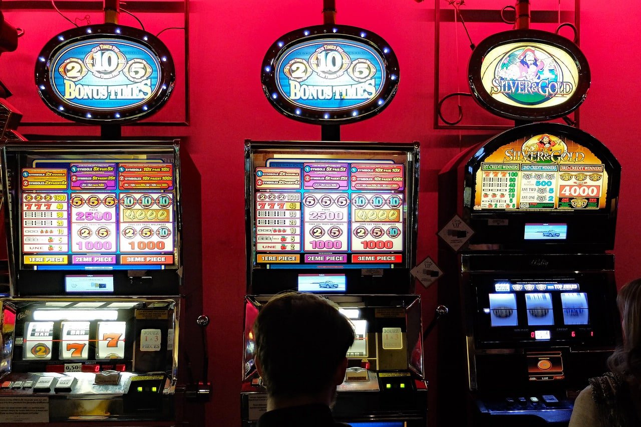 Filipino player accessing playtime 1 live casino on a mobile phone